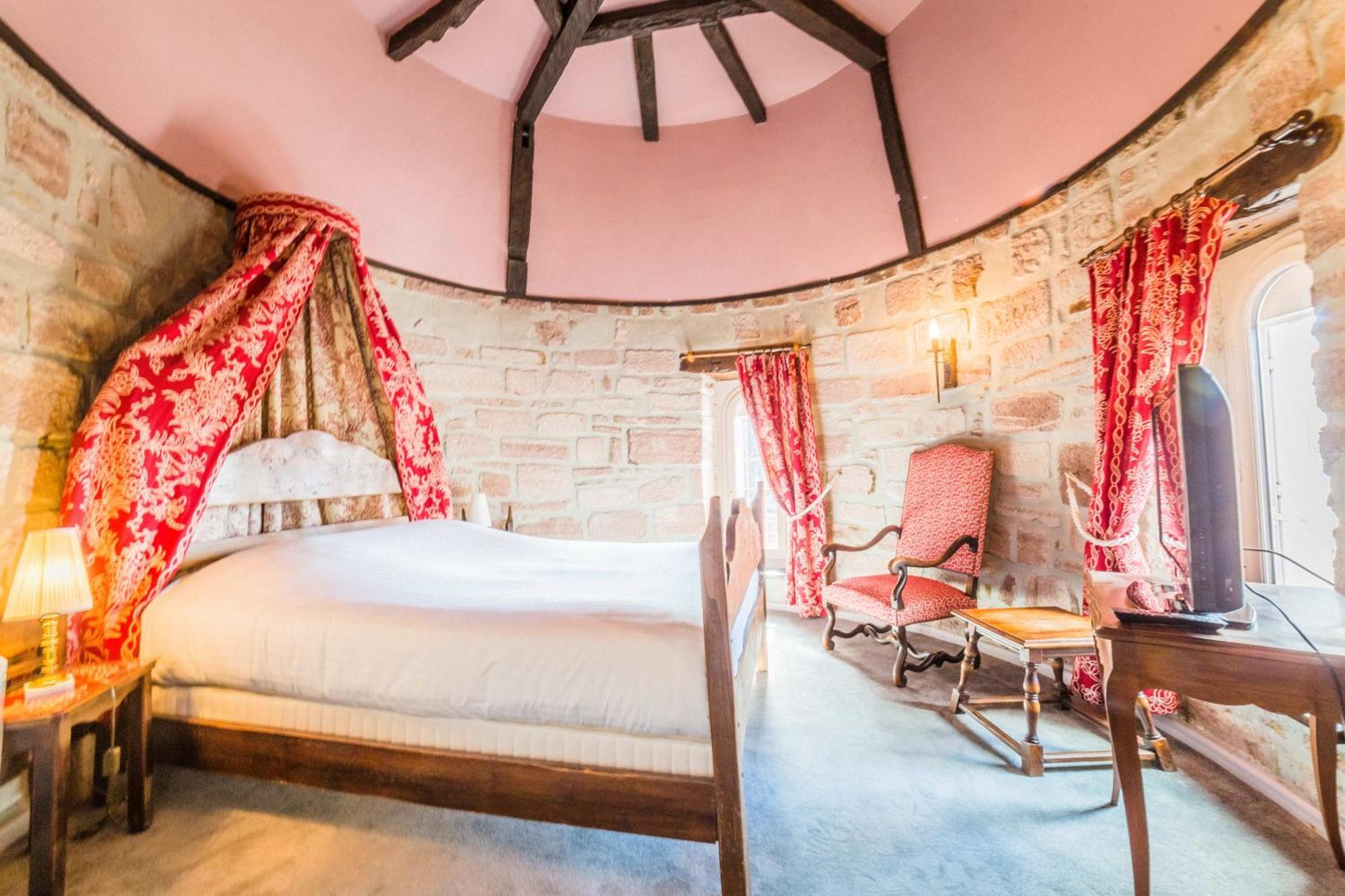 Chateau De Castel Novel Boutique Hotel Varetz Bagian luar foto