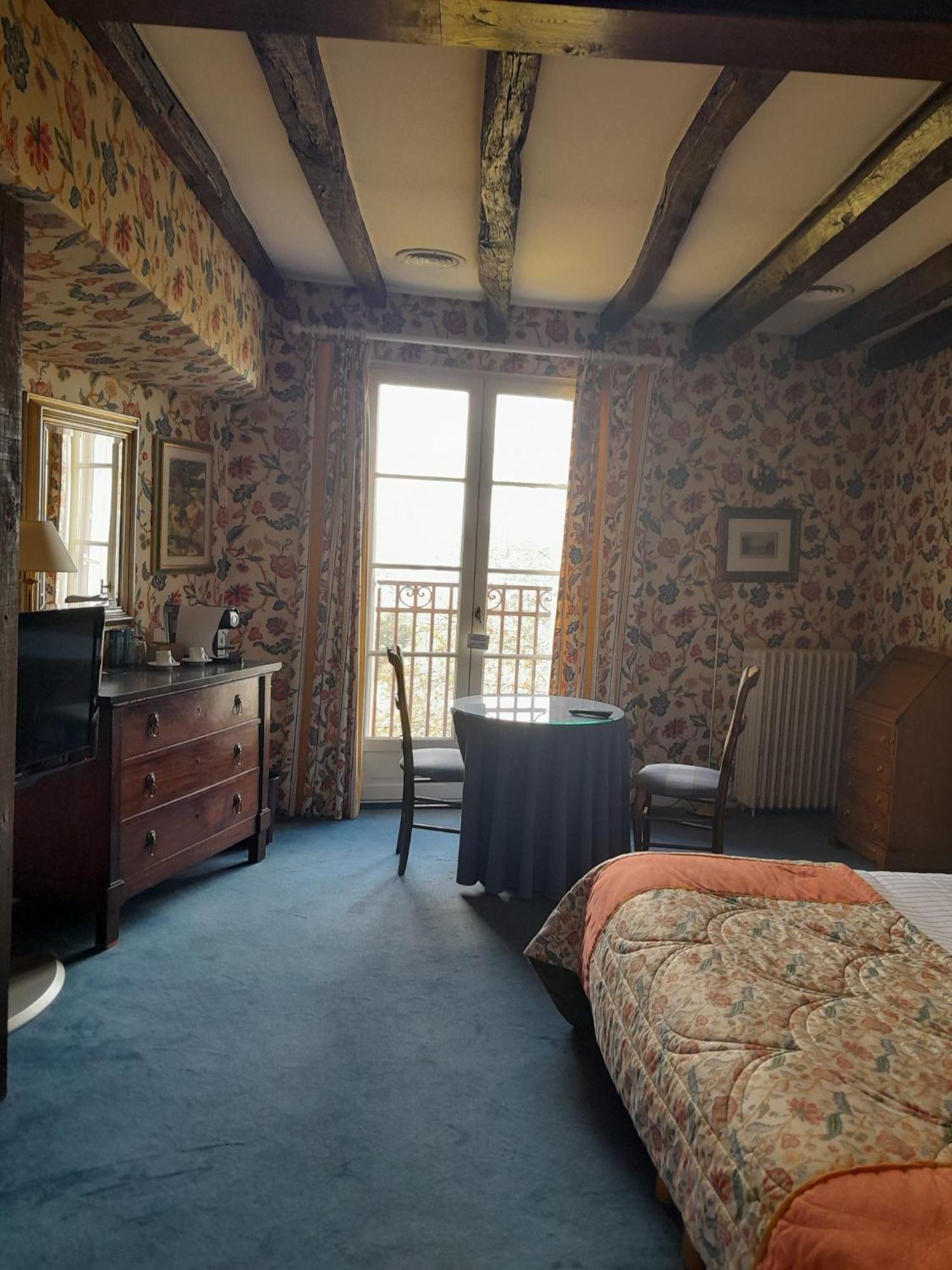 Chateau De Castel Novel Boutique Hotel Varetz Bagian luar foto