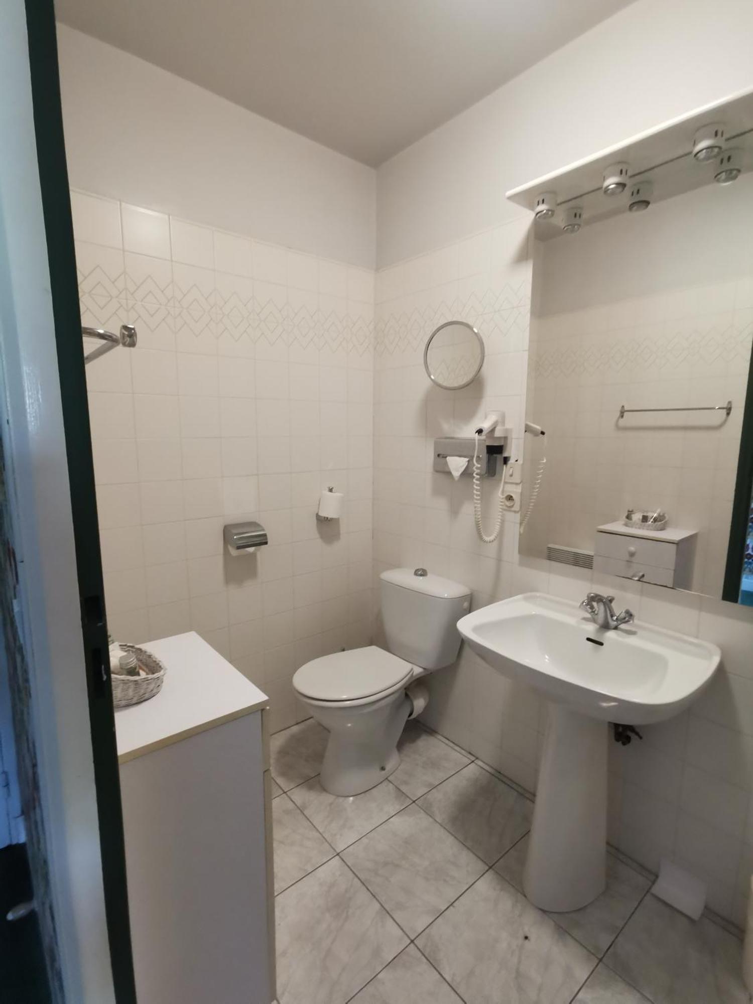 Chateau De Castel Novel Boutique Hotel Varetz Bagian luar foto