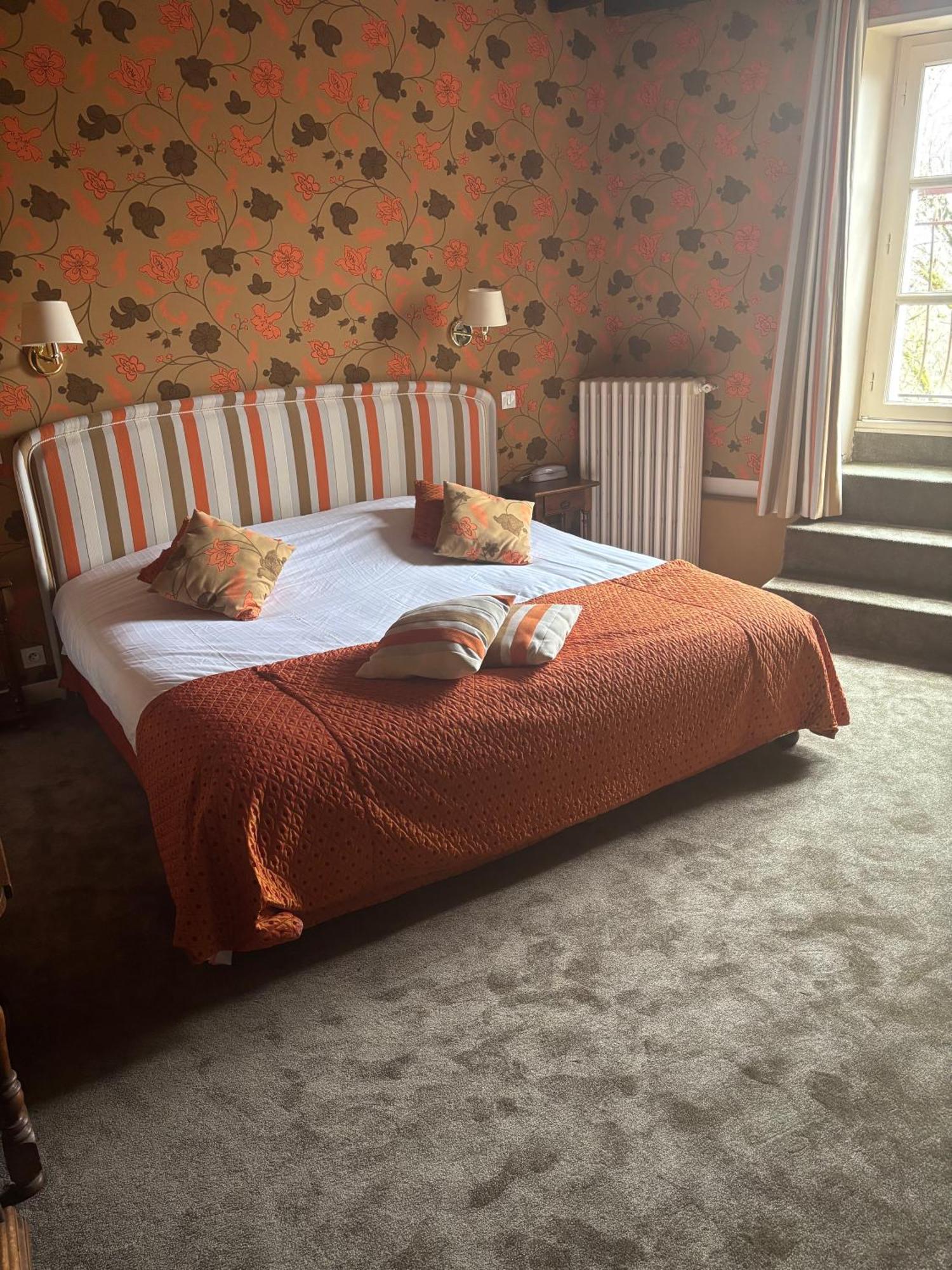 Chateau De Castel Novel Boutique Hotel Varetz Bagian luar foto