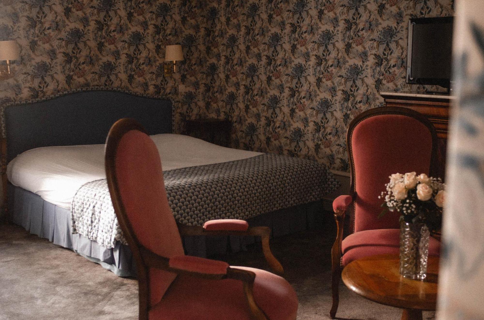 Chateau De Castel Novel Boutique Hotel Varetz Bagian luar foto